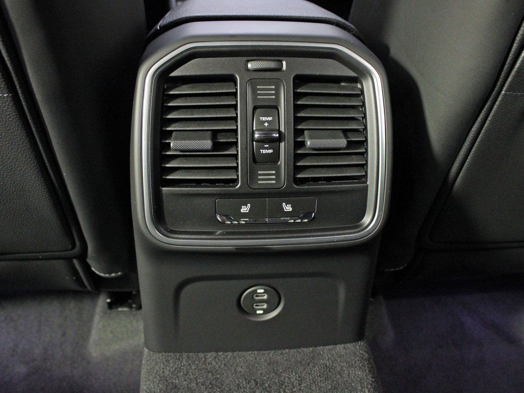 Used 2026 Porsche Macan image 36