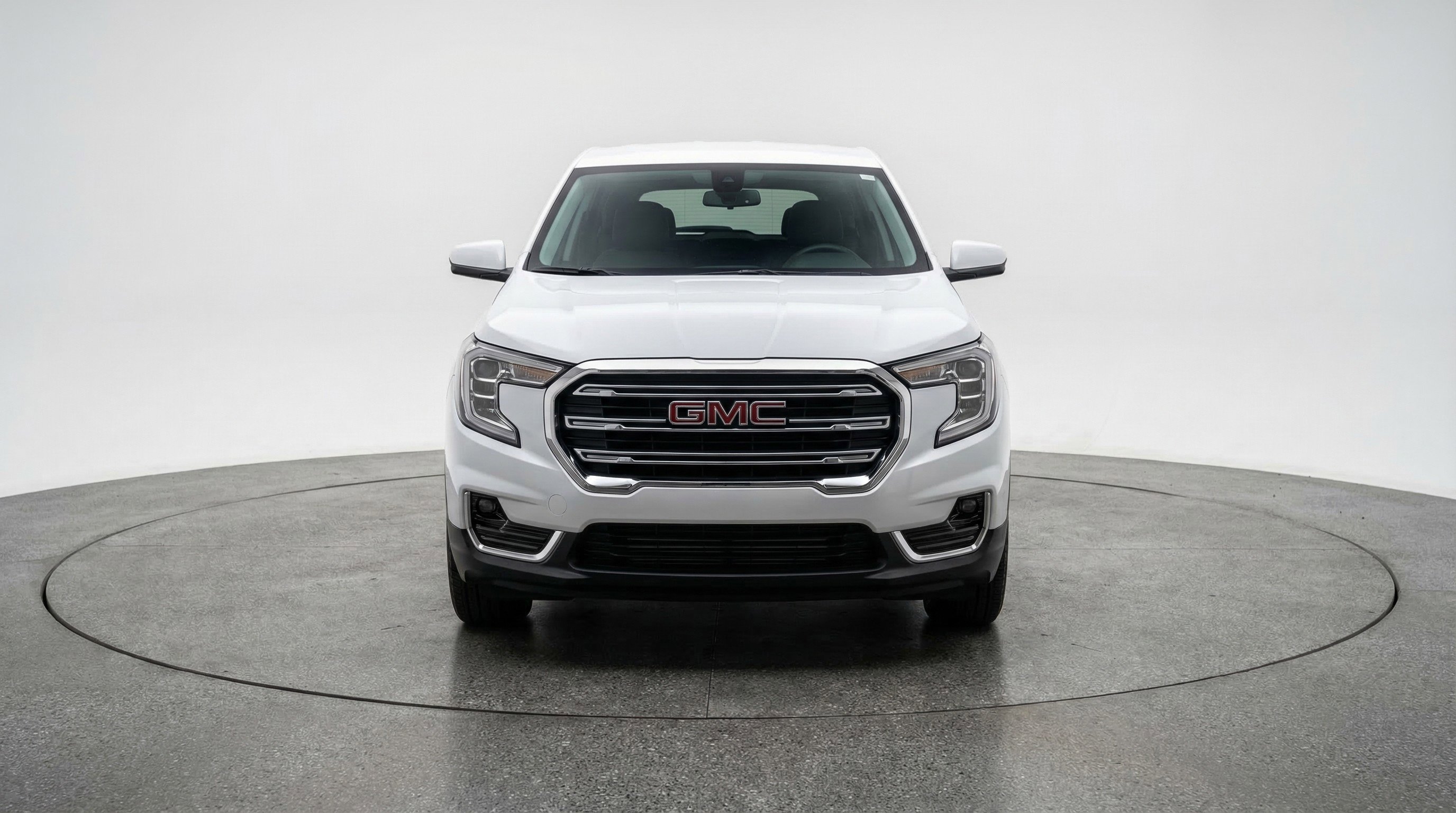 Used 2024 GMC Terrain SLE image 2