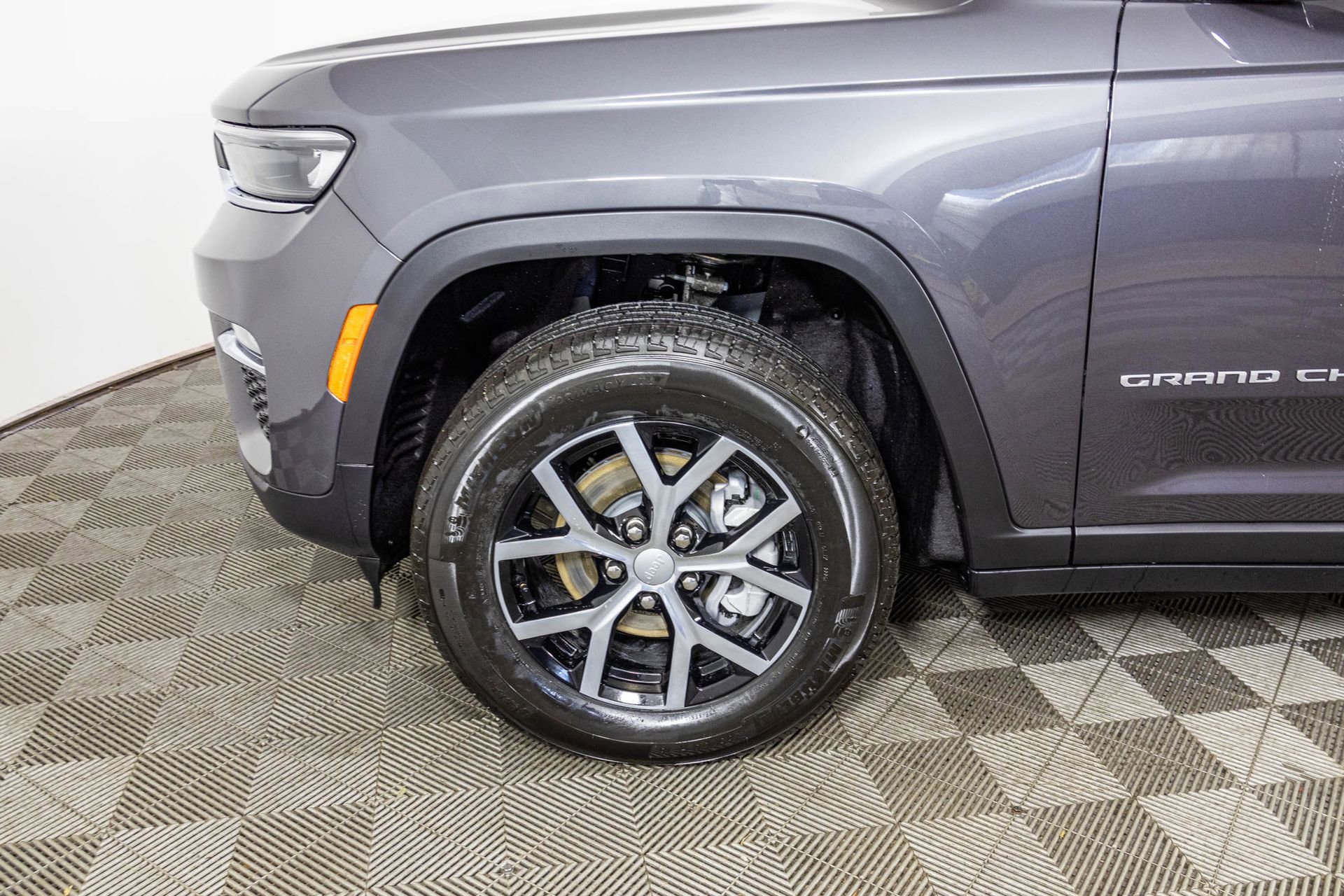 New 2025 Jeep Grand Cherokee Limited image 41