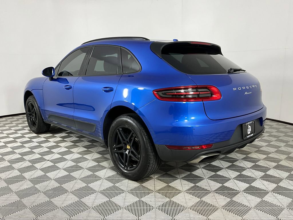 Used 2018 Porsche Macan AWD/4WD image 3