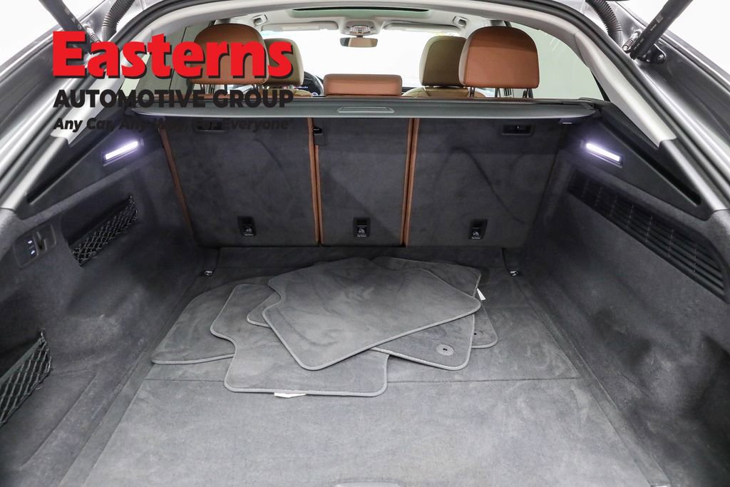 Used 2022 Audi Q8 Prestige w/ Prestige Package image 9