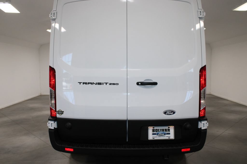 New 2026 Ford Transit 250 148 Medium Roof w/ Load Area Protection Package RWD image 7