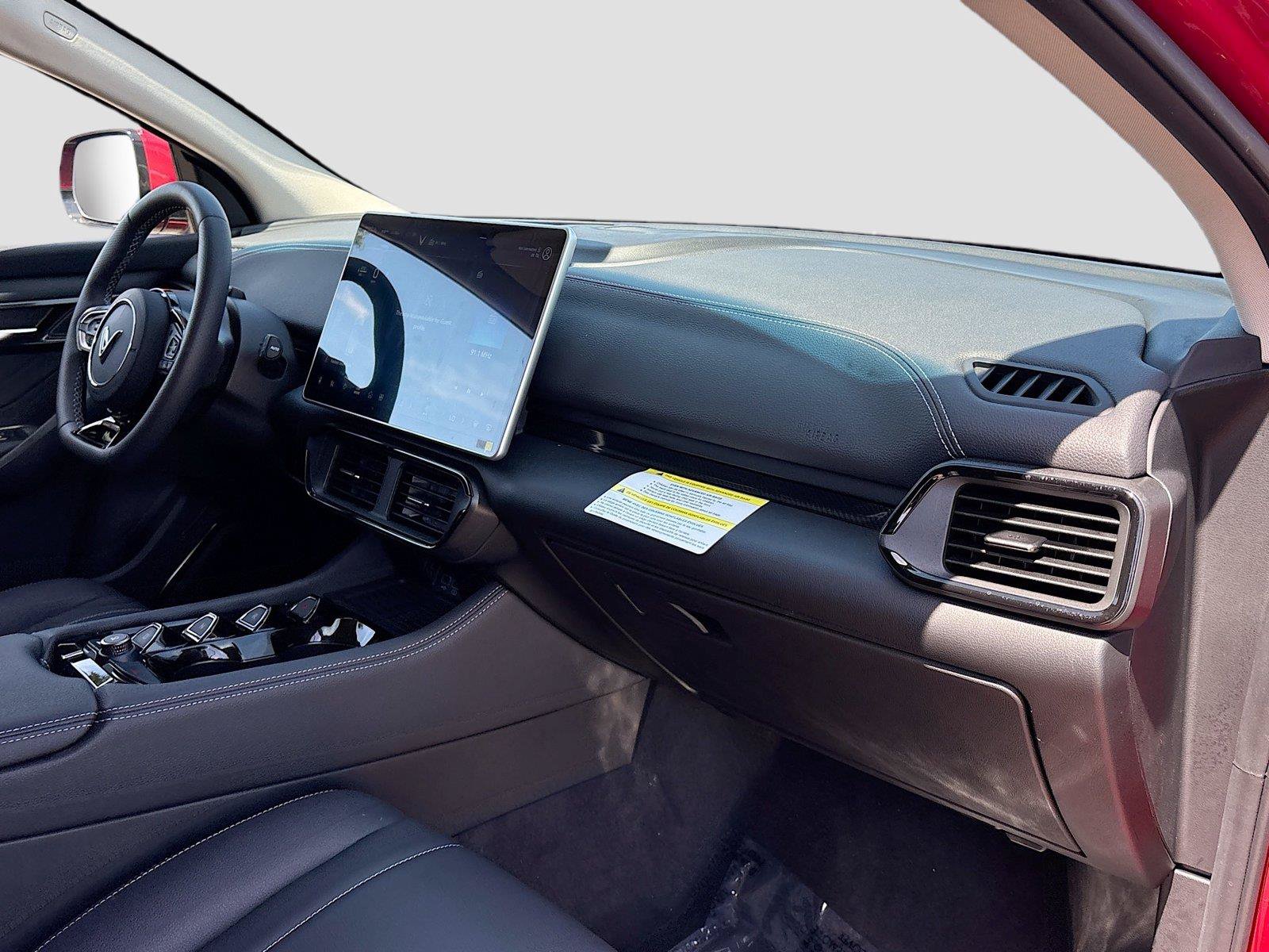 New 2025 VinFast VF 8 Eco AWD/4WD image 28