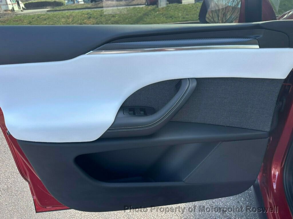 Used 2024 Tesla Model X Plaid image 9