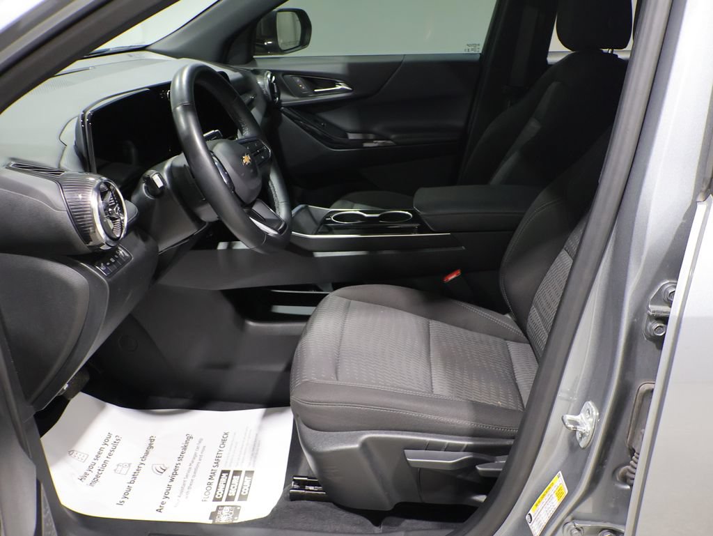Used 2025 Chevrolet Equinox LT AWD/4WD image 10