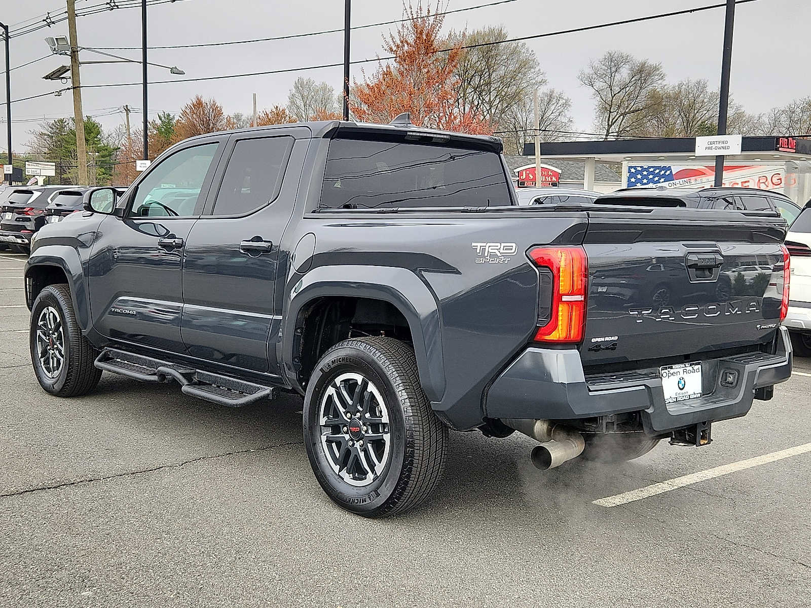 Used 2025 Toyota Tacoma TRD Sport AWD/4WD image 4