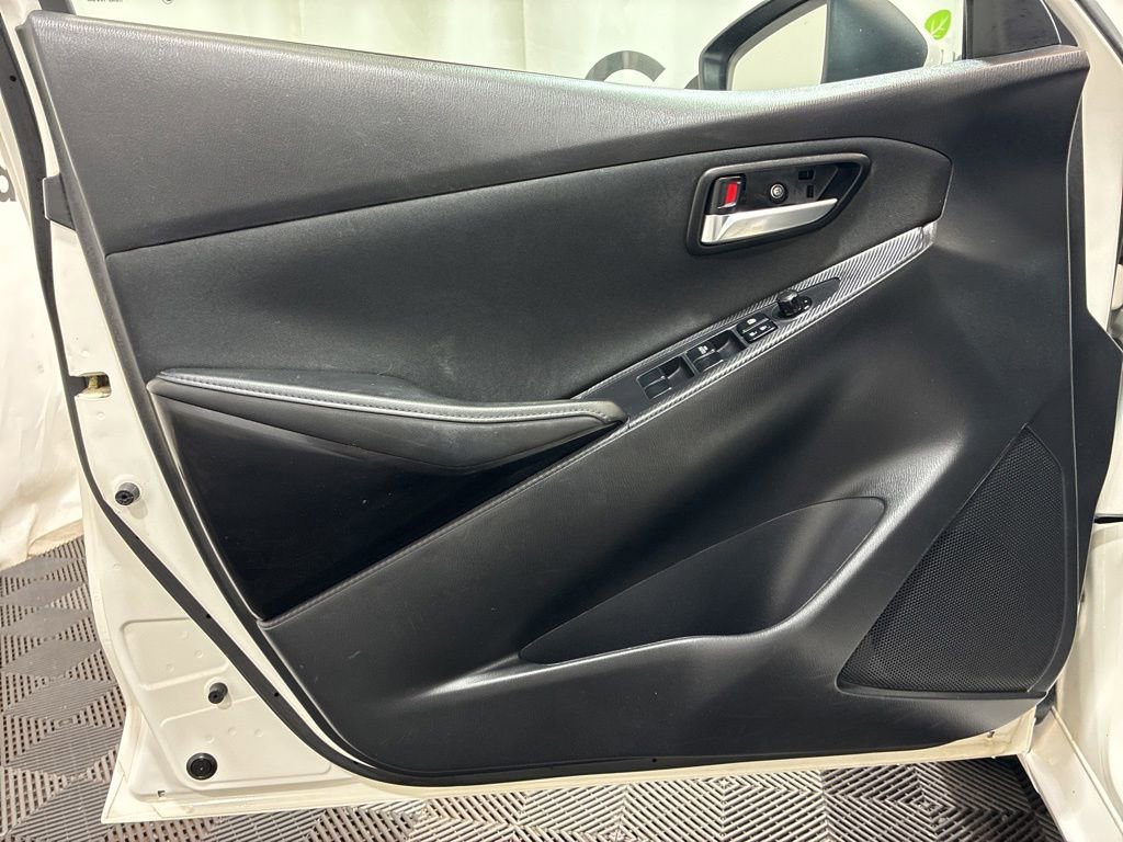 Used 2018 Toyota Yaris iA FWD image 23