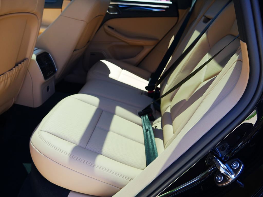 New 2026 Porsche Macan AWD/4WD image 10