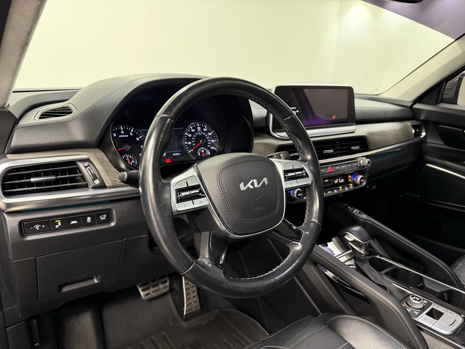 Used 2022 Kia Telluride SX w/ SX Prestige Package image 13