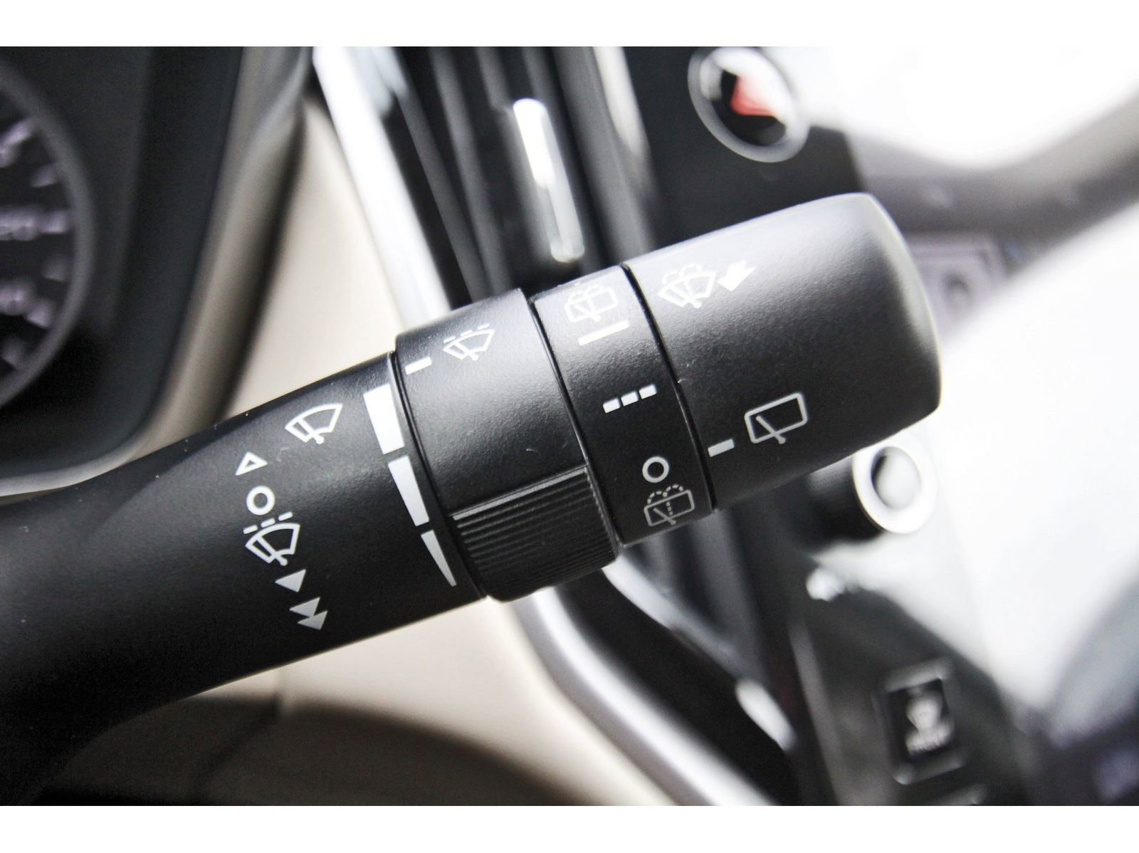 Certified 2025 Subaru Outback Limited AWD/4WD image 18