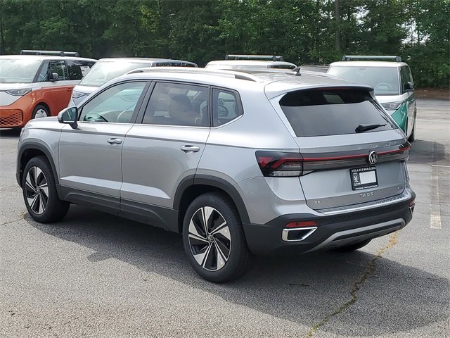 New 2025 Volkswagen Taos SE image 6