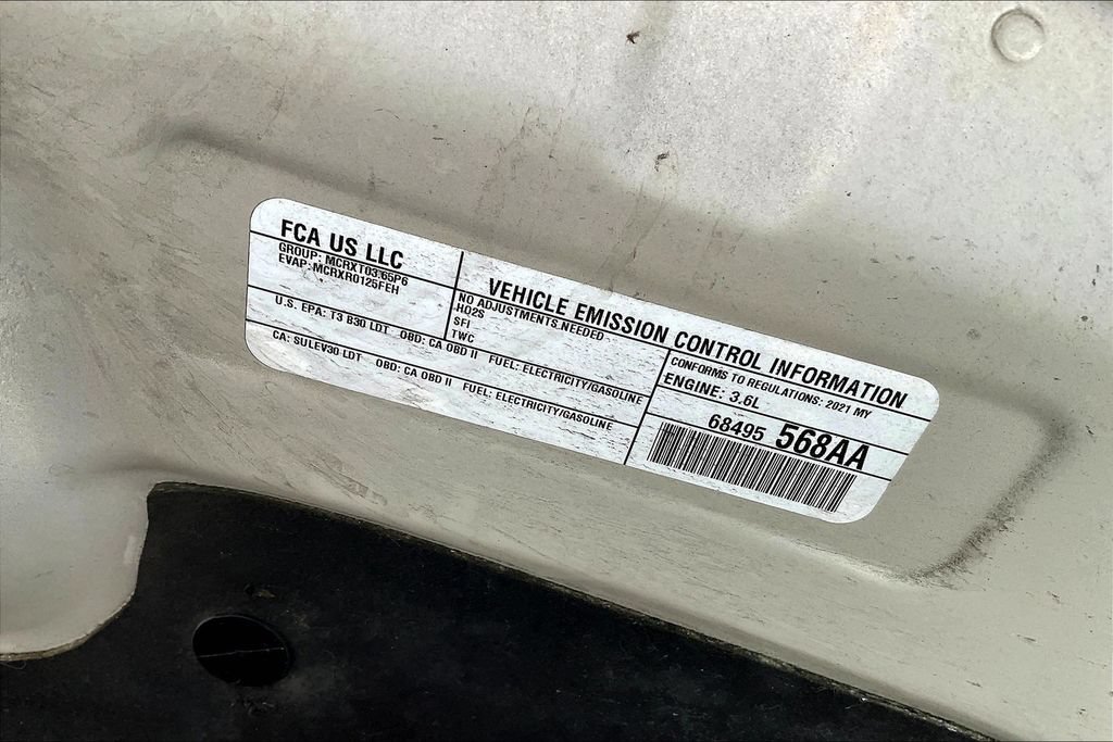 Used 2021 Chrysler Pacifica Touring-L w/ Uconnect Theater Family Group FWD image 31