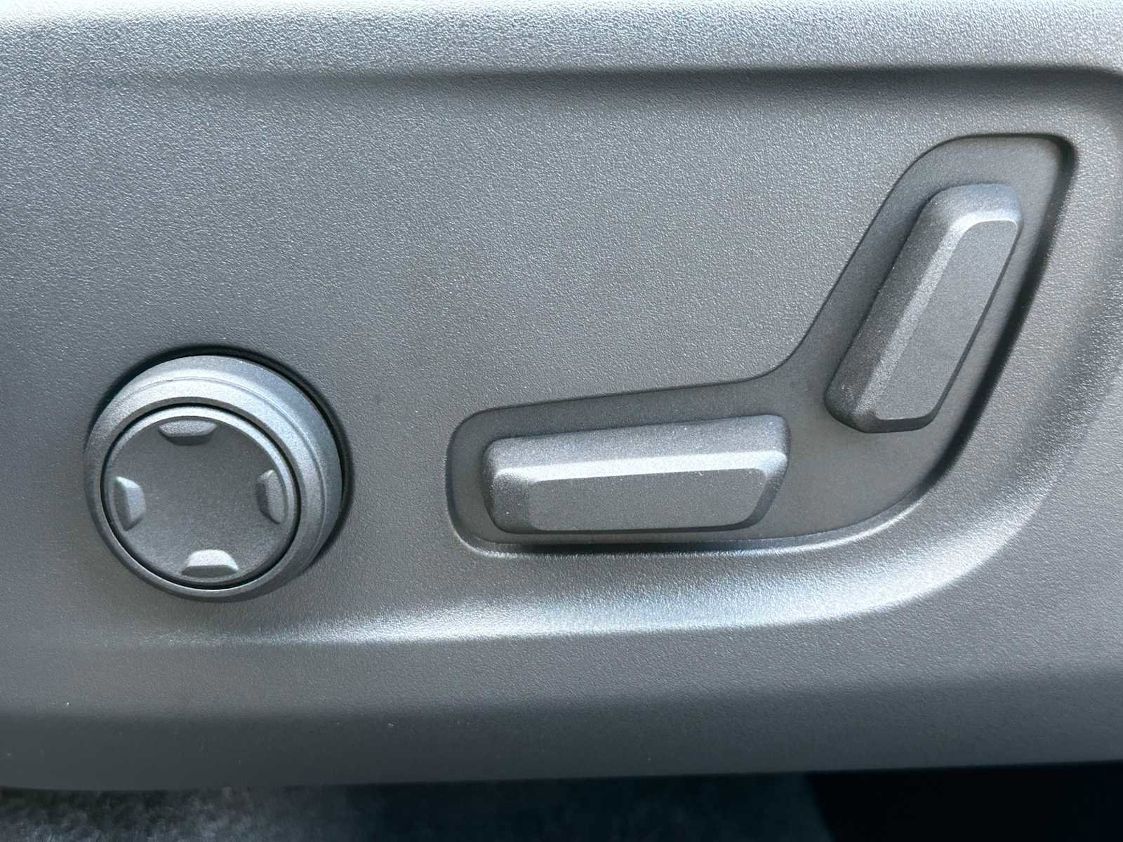 New 2026 Volvo XC40 B5 Ultra w/ Climate Package image 22