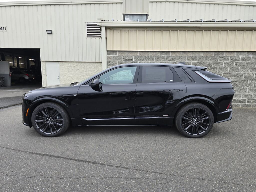 New 2026 Cadillac Lyriq V image 3