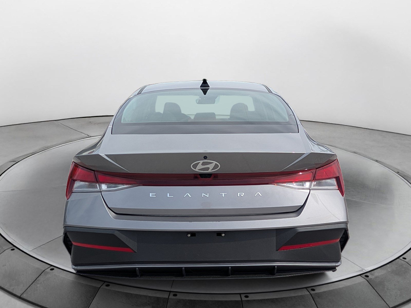 Used 2024 Hyundai Elantra SEL FWD image 4