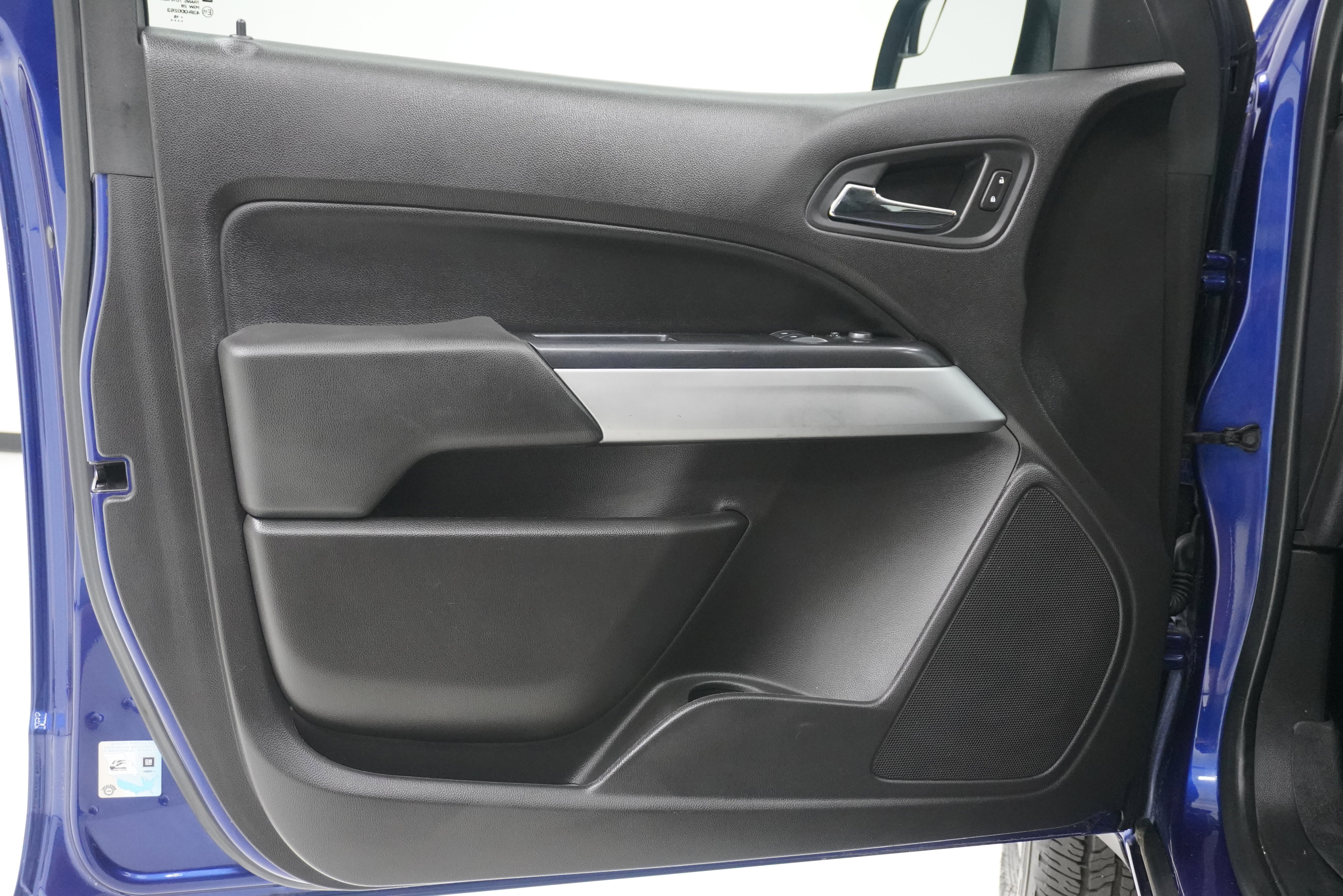 Used 2015 Chevrolet Colorado LT w/ LT Convenience Package RWD image 12