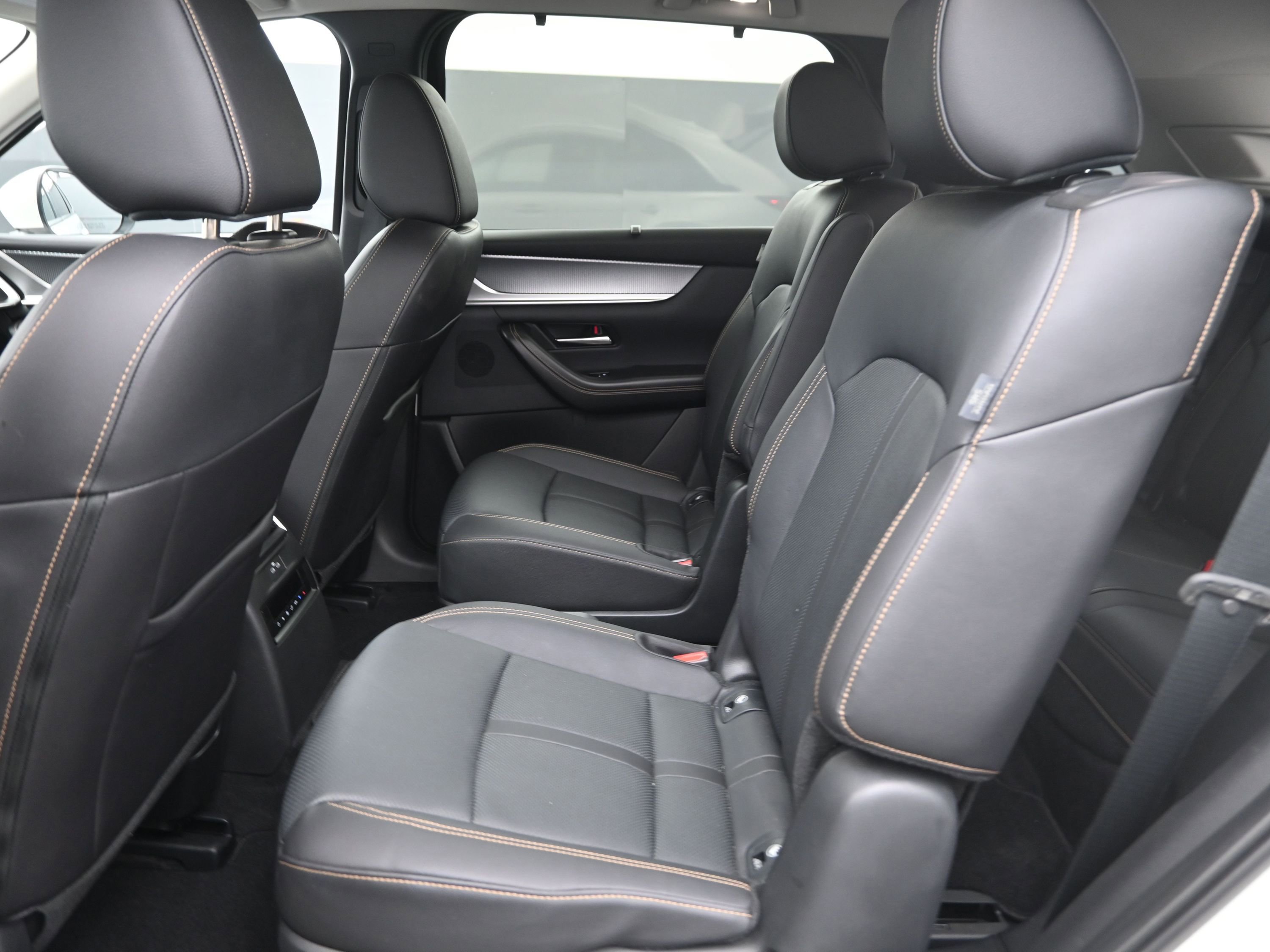 Used 2024 MAZDA CX-90 Plug-In Hybrid w/ Premium Pkg image 17