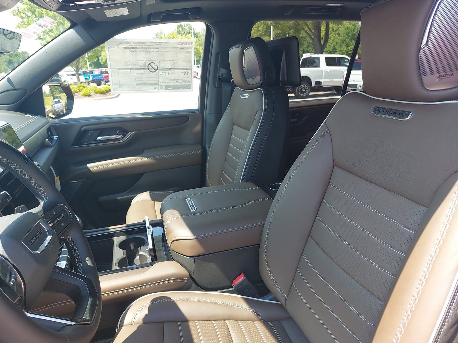 New 2026 GMC Yukon XL Denali Ultimate w/ LPO, Floor Liner Package AWD/4WD image 16