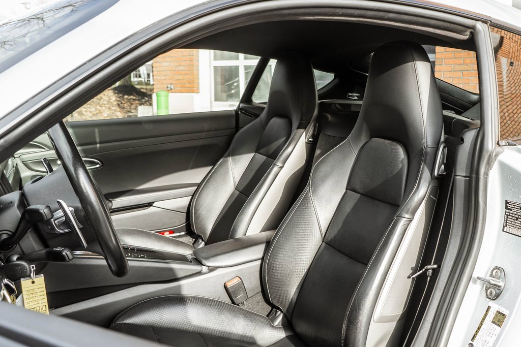 Used 2016 Porsche Cayman S image 6