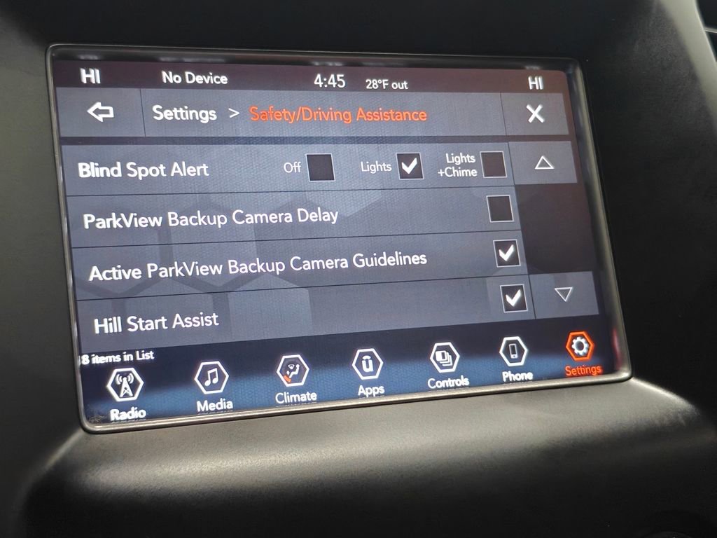 Used 2021 Jeep Grand Cherokee Laredo AWD/4WD image 39