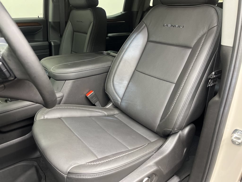 Used 2026 GMC Sierra 1500 Denali w/ Technology Package AWD/4WD image 19