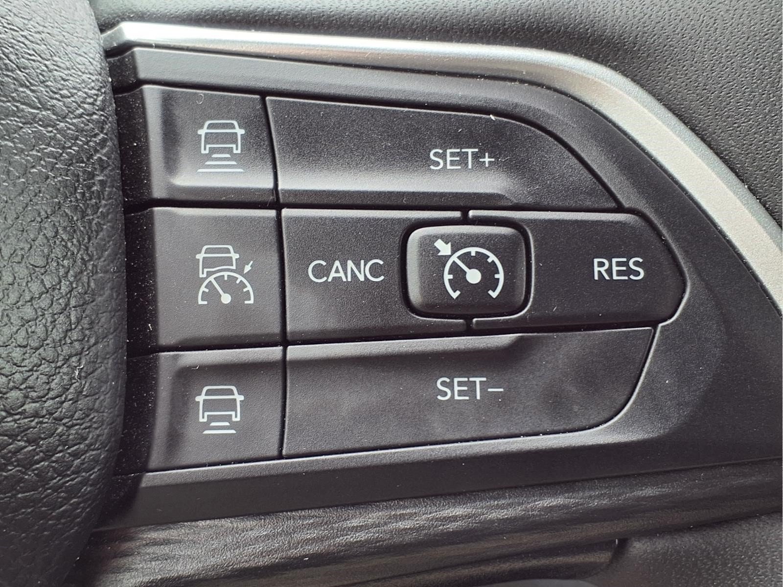 Used 2024 Jeep Grand Cherokee L Laredo AWD/4WD image 23