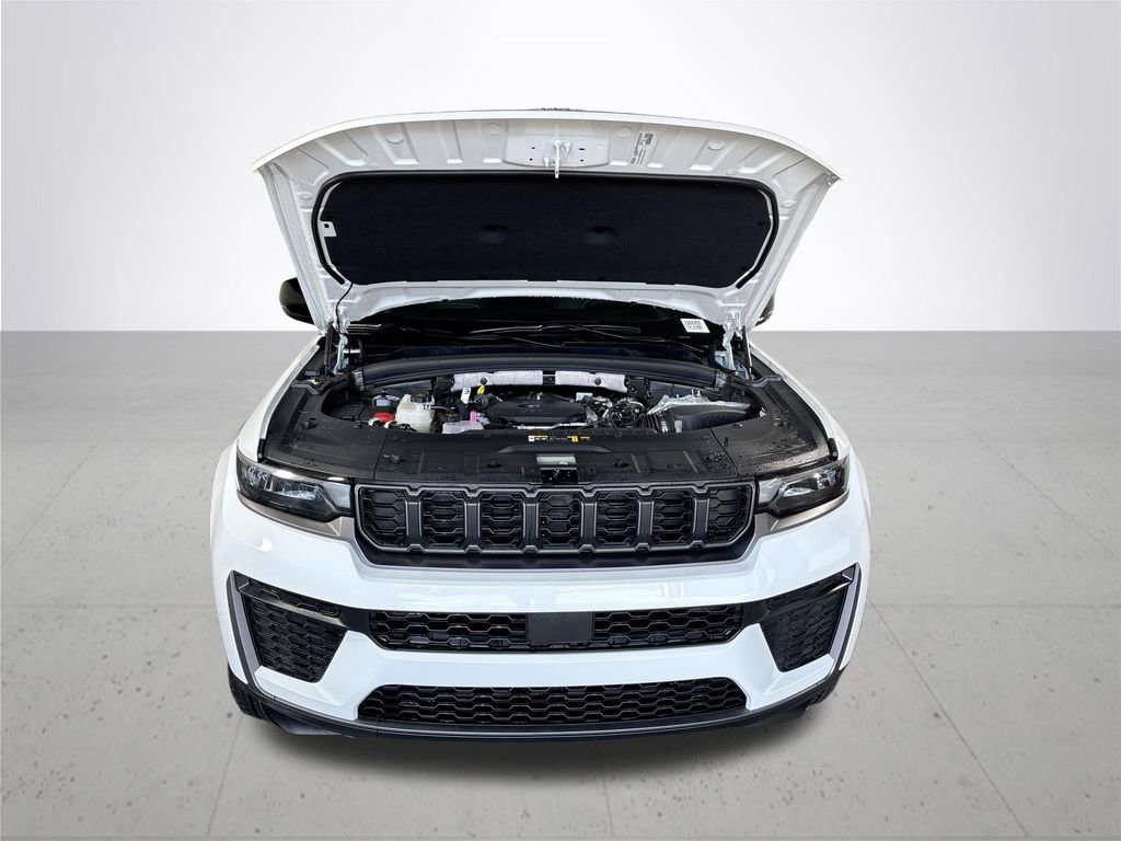 New 2026 Jeep Grand Cherokee Altitude AWD/4WD image 23