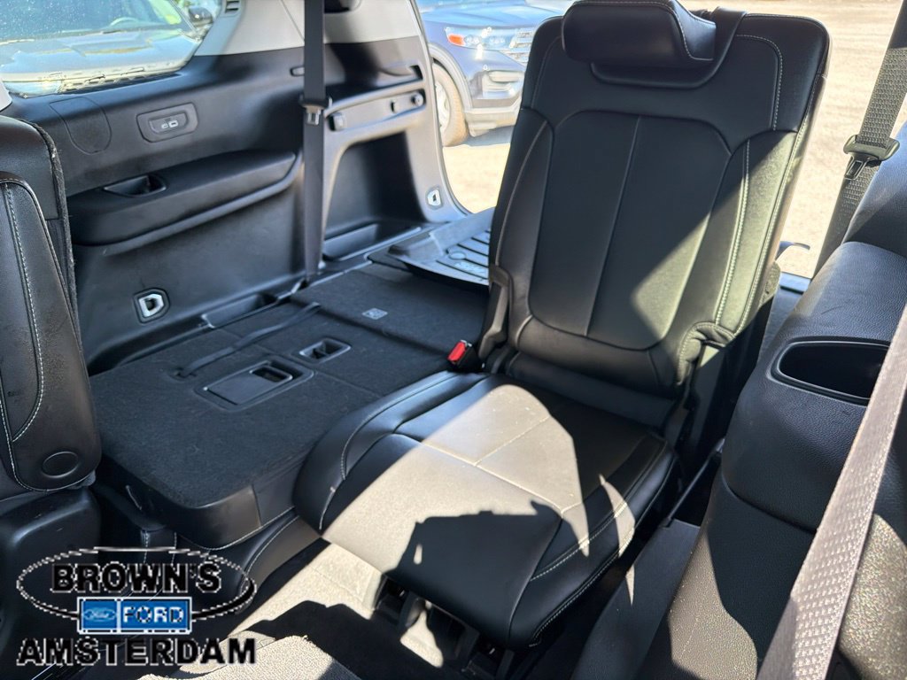 Used 2023 Jeep Grand Cherokee L Limited AWD/4WD image 7