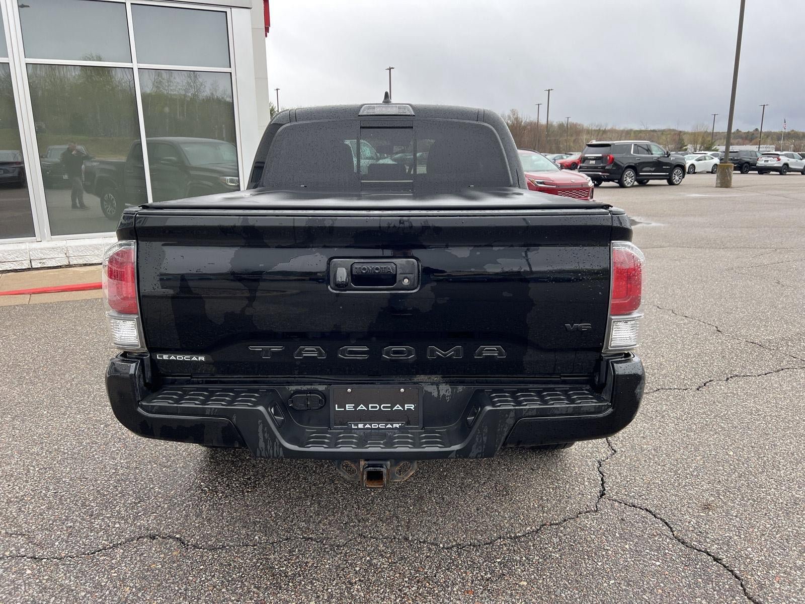 Used 2022 Toyota Tacoma TRD Sport w/ Black Out Package (TMS) AWD/4WD image 9