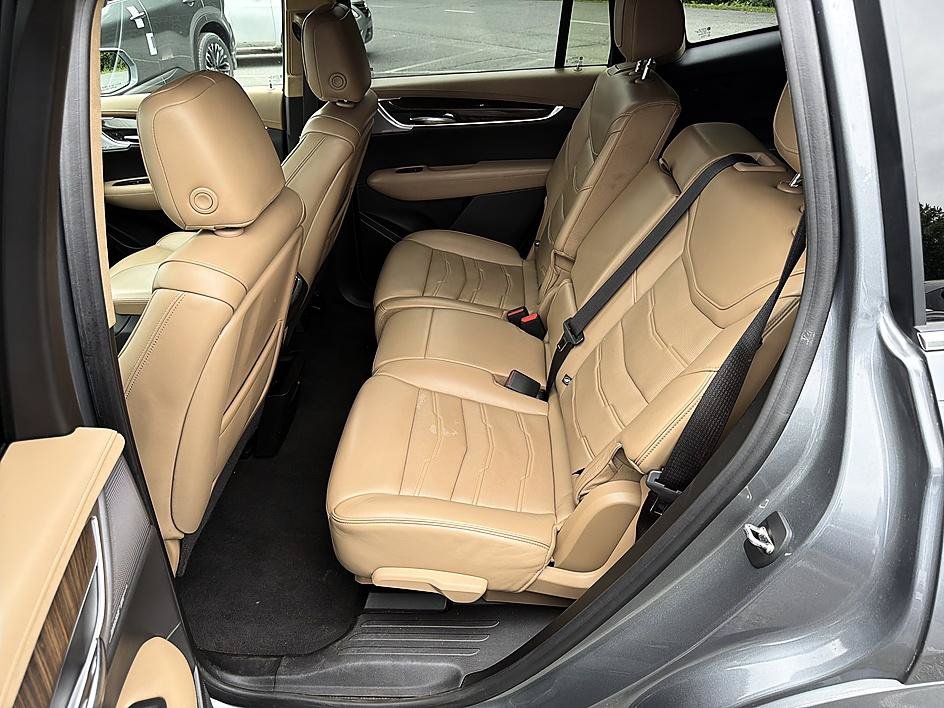 Used 2020 Cadillac XT6 Premium Luxury w/ Platinum Package FWD image 22
