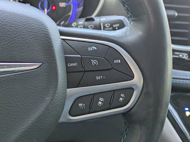 Used 2021 Chrysler Pacifica Touring-L image 30