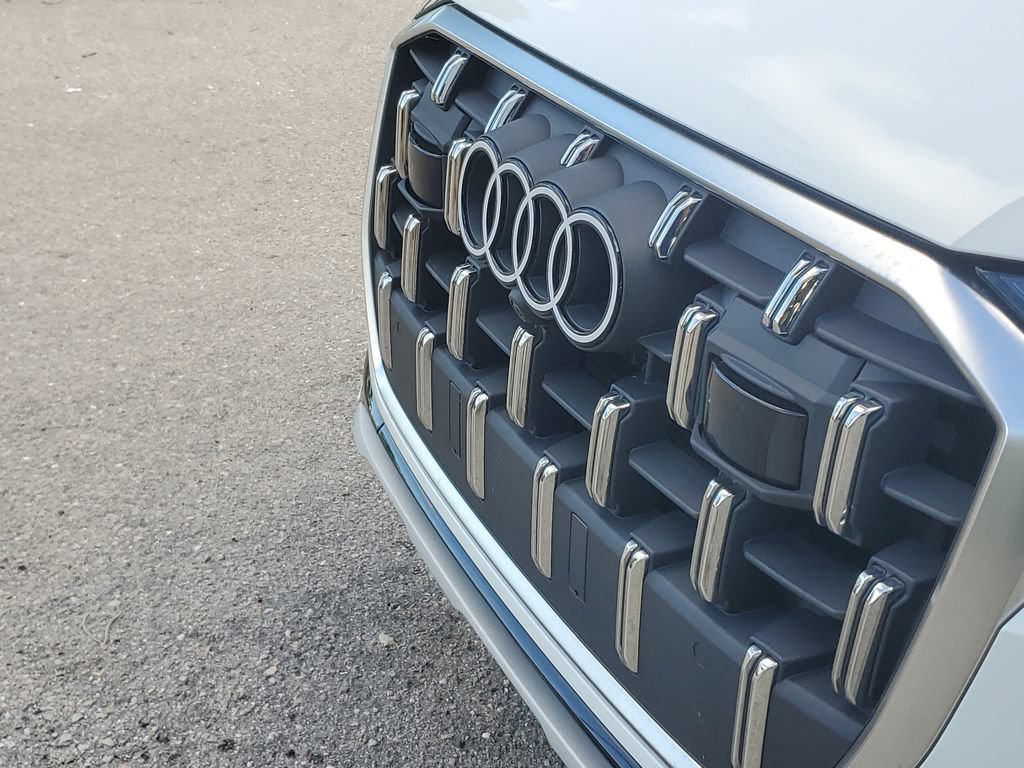 Certified 2025 Audi Q7 3.0T Premium Plus AWD/4WD image 11