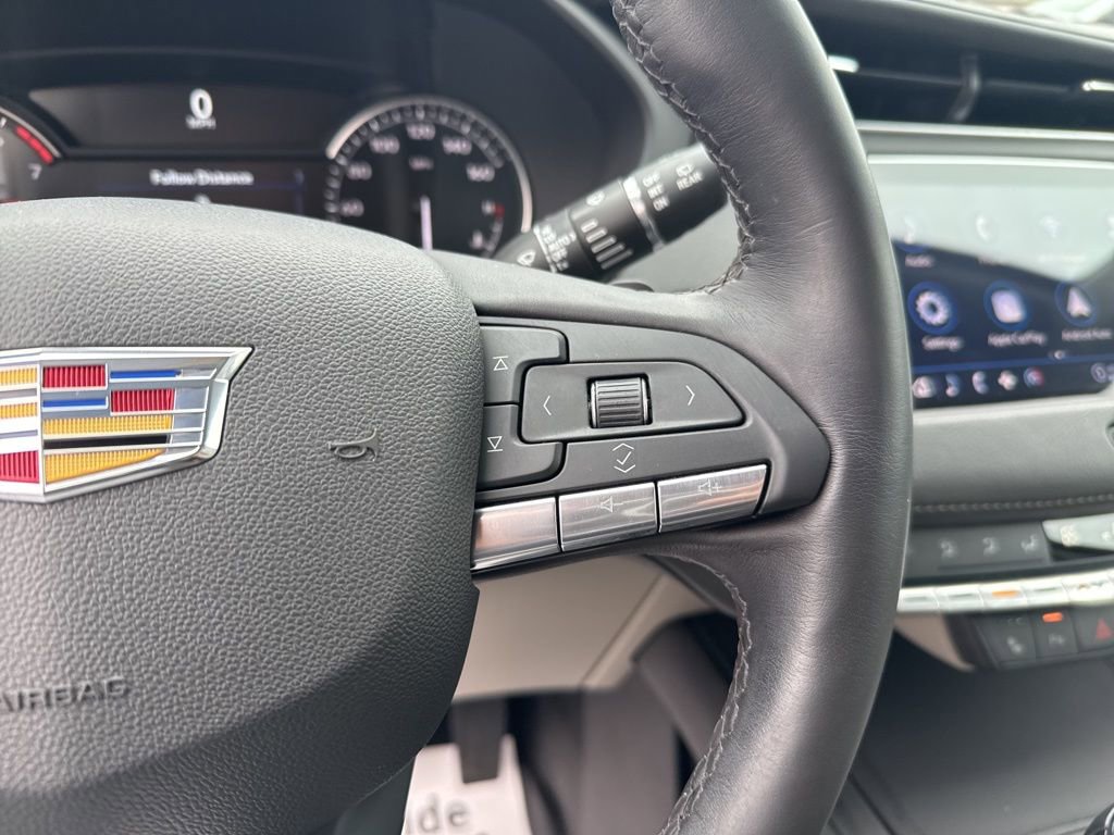 Used 2023 Cadillac XT4 Premium Luxury w/ Cold Weather Package FWD image 17