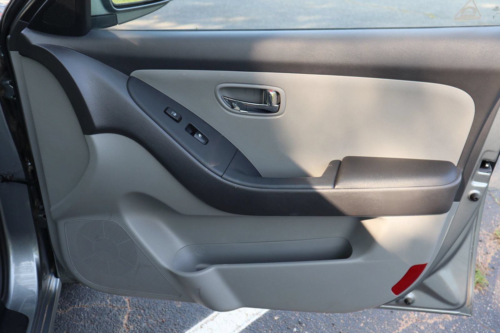 Used 2010 Hyundai Elantra GLS FWD image 13