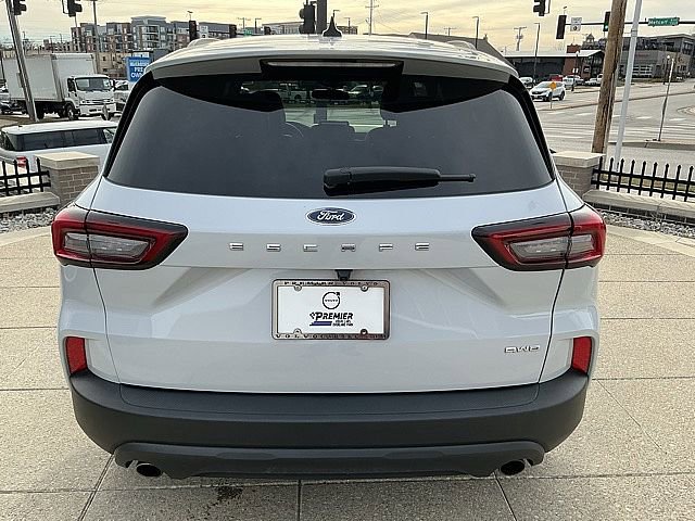 Used 2025 Ford Escape ST-Line image 9