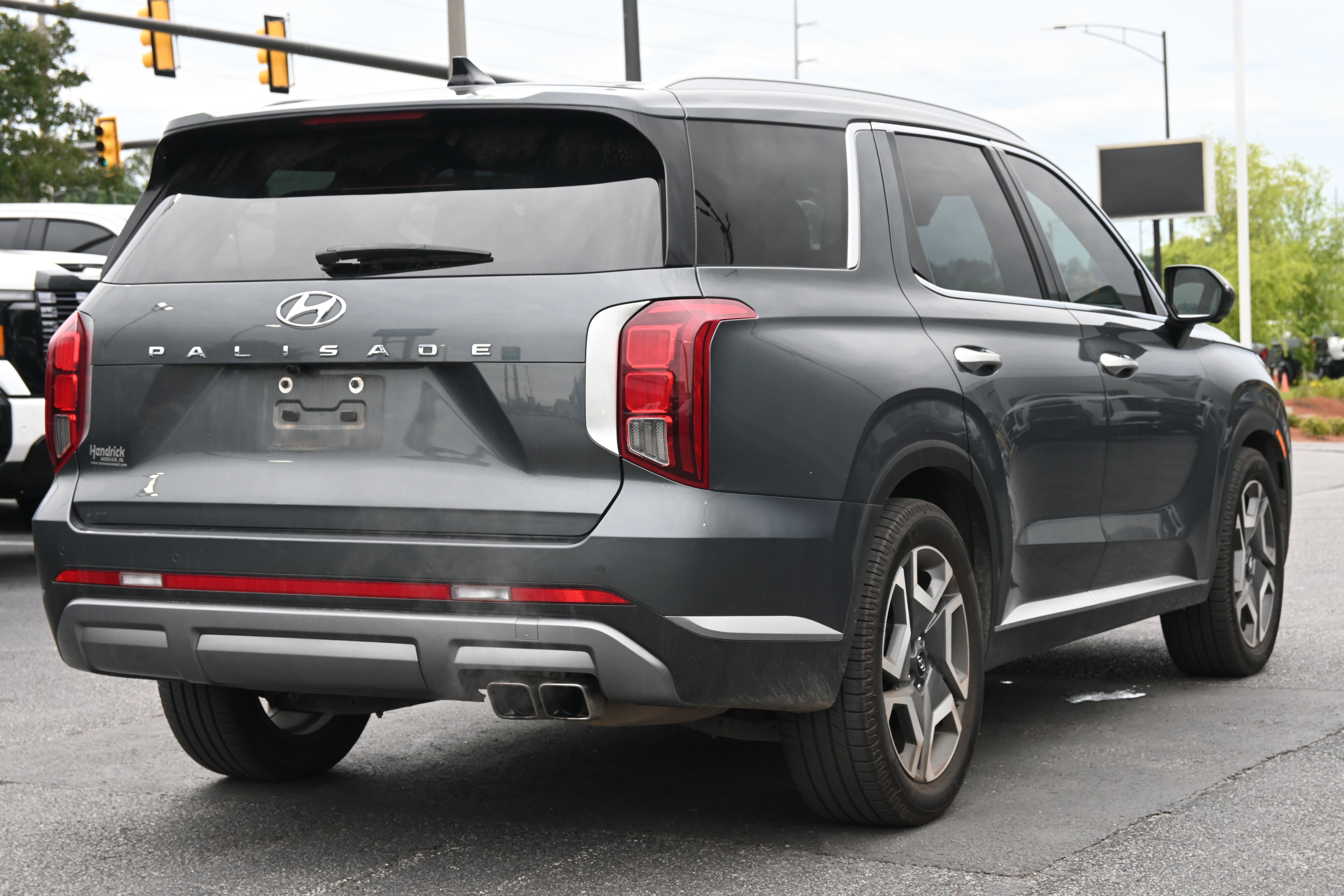 Used 2023 Hyundai Palisade SEL w/ Premium Package FWD image 12
