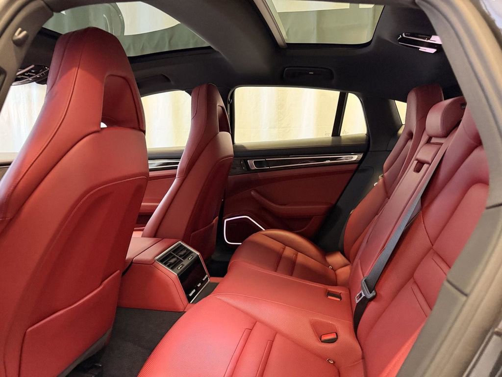 Certified 2023 Porsche Panamera 4 AWD/4WD image 24