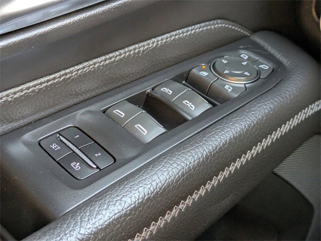 Used 2021 GMC Yukon Denali w/ Denali Premium Package image 26