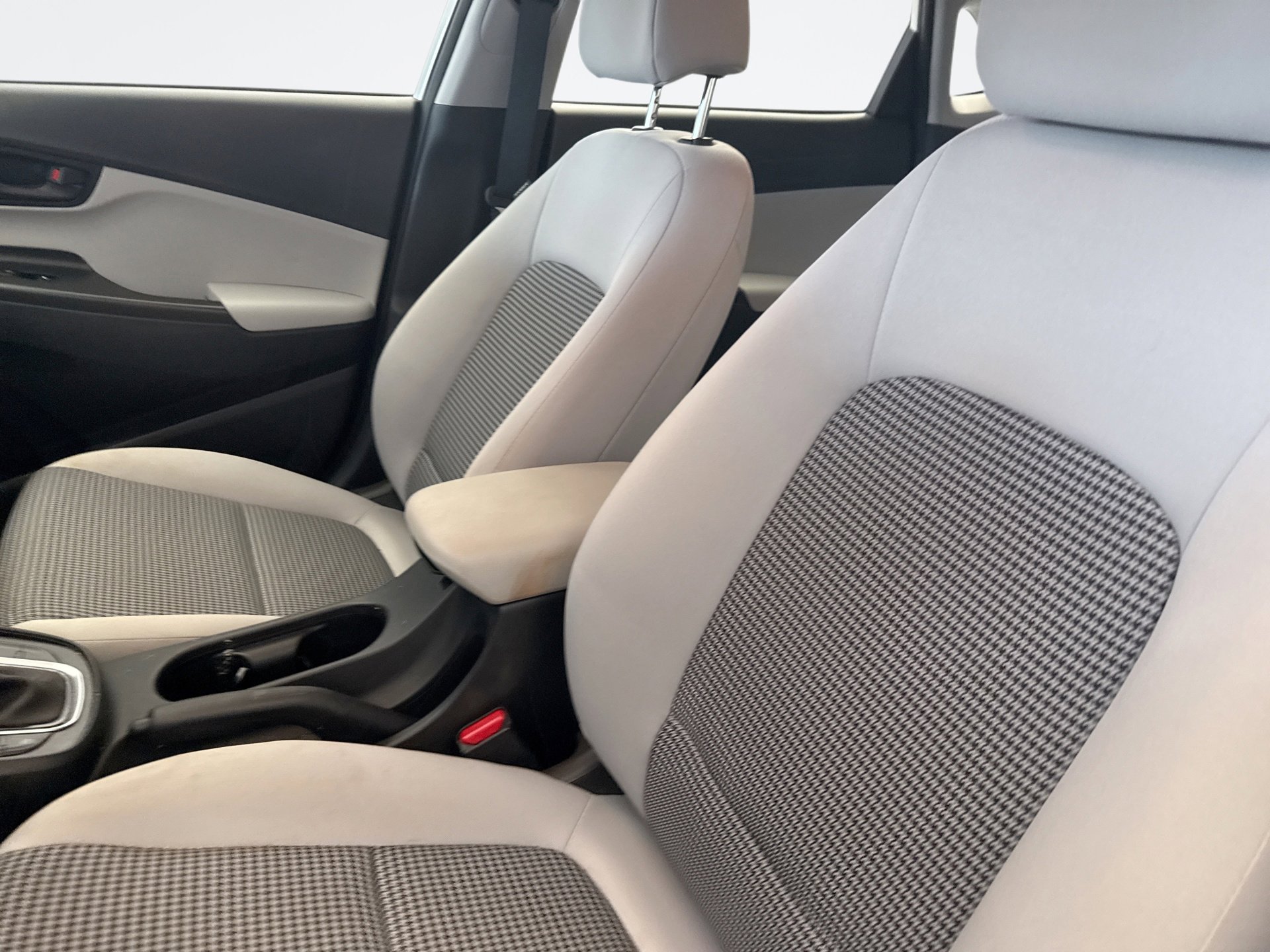 Used 2023 Hyundai Kona SE AWD/4WD image 9