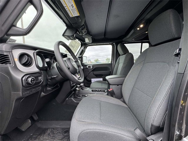 New 2025 Jeep Gladiator Sport image 18