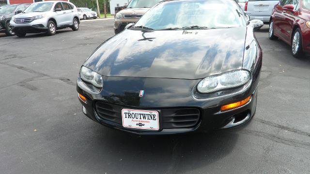 Used 2002 Chevrolet Camaro LT w/ Performance Handling Pkg RWD image 2