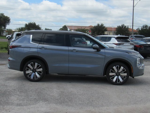 New 2025 Mitsubishi Outlander SEL image 2