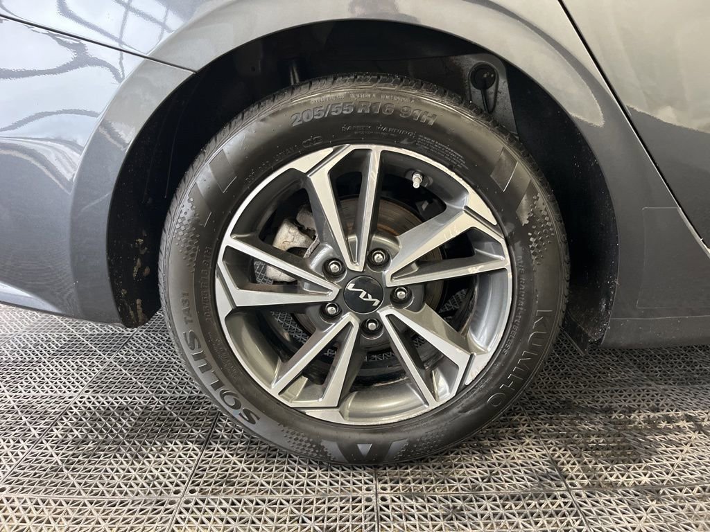 Used 2023 Kia Forte LXS FWD image 28
