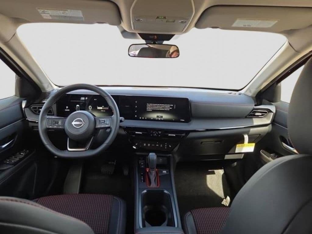New 2026 Nissan Kicks SR w/ Cold Weather Package AWD/4WD image 14