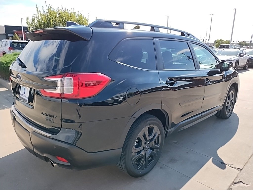 Used 2025 Subaru Ascent Bronze Edition image 8