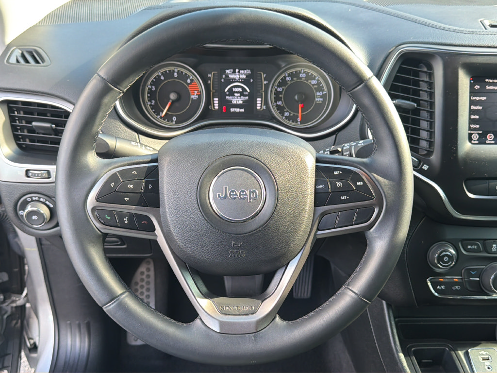 Used 2019 Jeep Cherokee Latitude Plus FWD image 20
