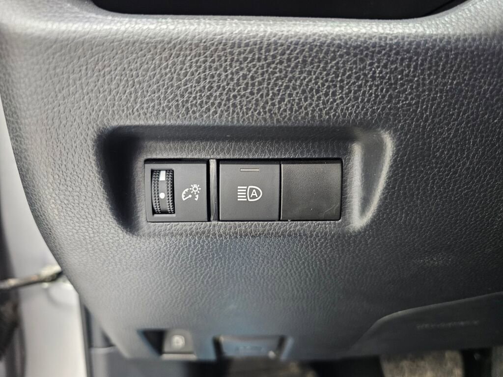 Used 2024 Toyota RAV4 XLE image 28