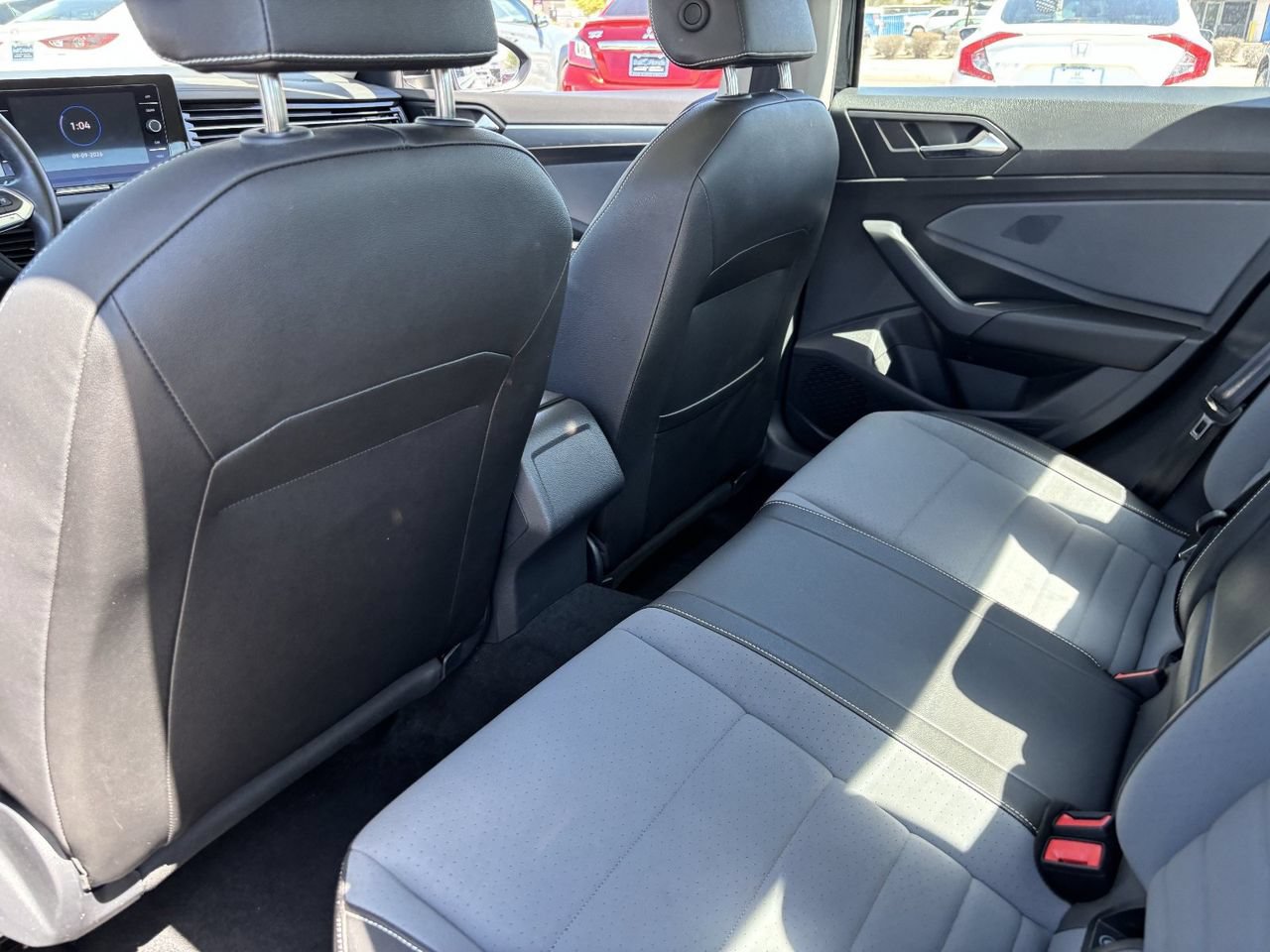 Used 2025 Volkswagen Jetta SE FWD image 15