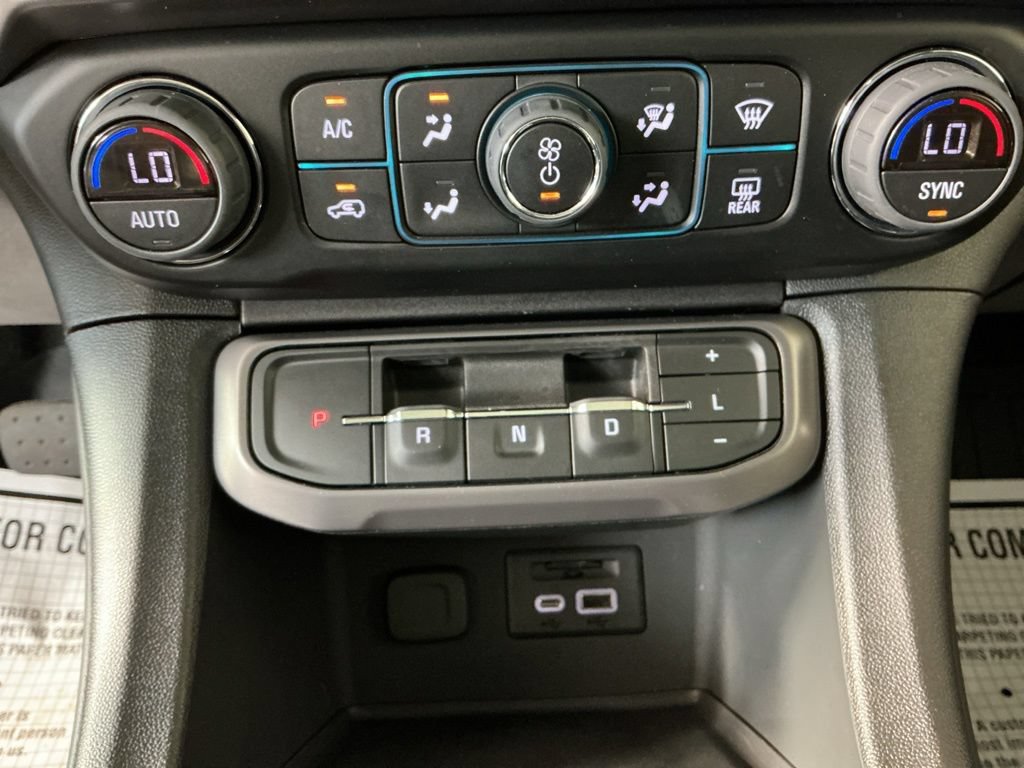Used 2023 GMC Acadia AT4 w/ Technology Package AWD/4WD image 31