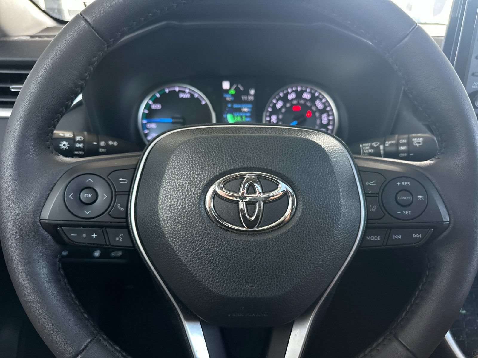 Used 2022 Toyota RAV4 XLE Premium AWD/4WD image 22